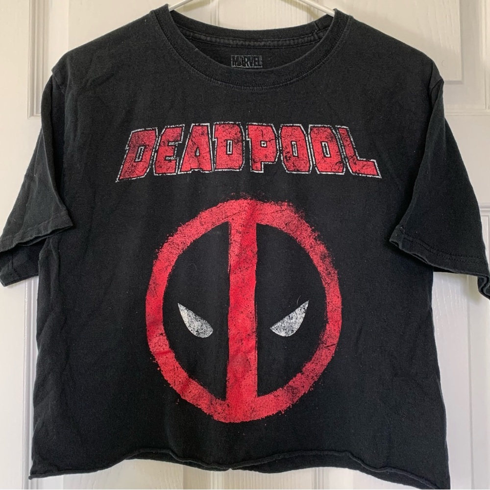 ⚡️3/$12! MARVEL DEADPOOL women’s crop top t-shirt
